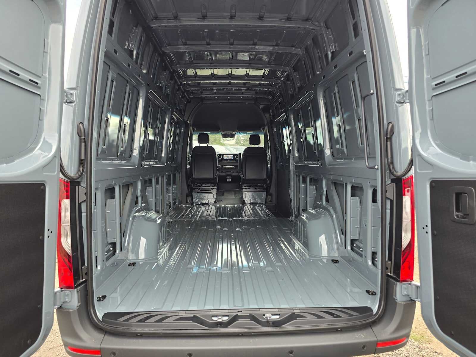 2026 Mercedes-Benz Sprinter Cargo 2500 Standard Roof I4 Diesel HO 144 AWD