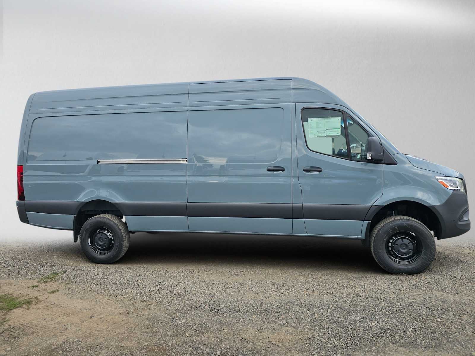 2026 Mercedes-Benz Sprinter Cargo 2500 Standard Roof I4 Diesel HO 144 AWD