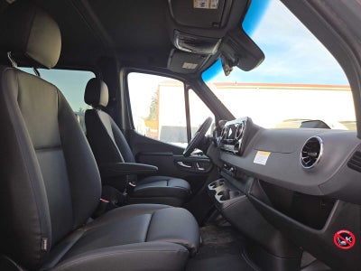 2026 Mercedes-Benz Sprinter Crew 2500 Standard Roof I4 Diesel HO 144 AWD