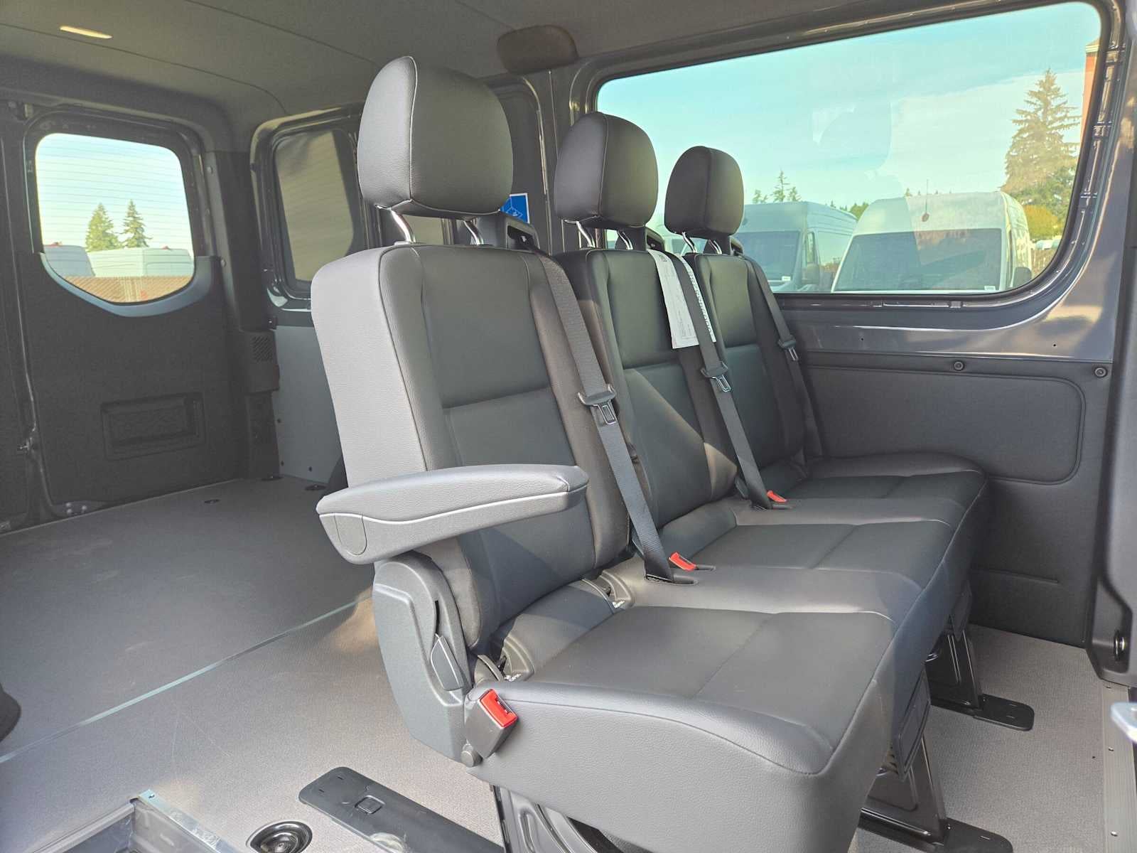 2026 Mercedes-Benz Sprinter Crew 2500 Standard Roof I4 Diesel HO 144 AWD