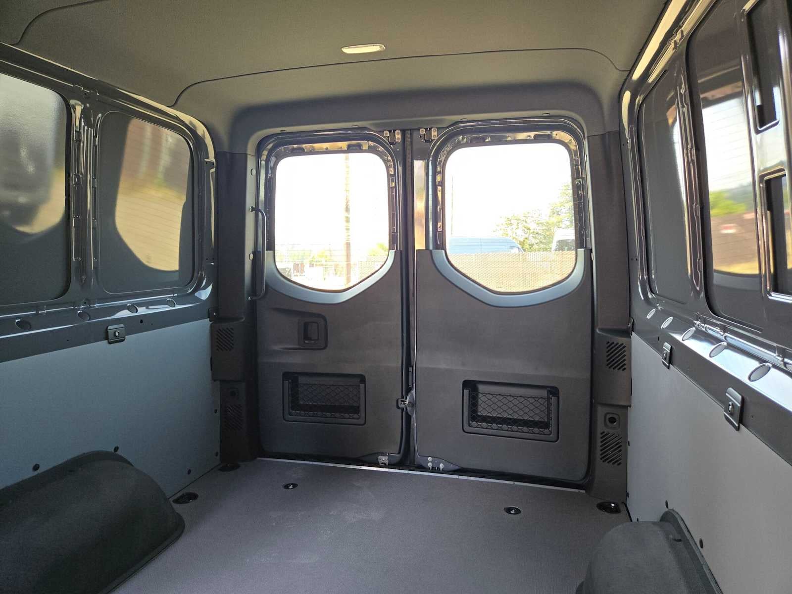 2026 Mercedes-Benz Sprinter Crew 2500 Standard Roof I4 Diesel HO 144 AWD