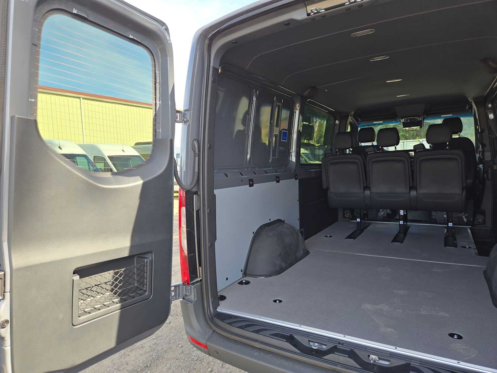 2026 Mercedes-Benz Sprinter Crew 2500 Standard Roof I4 Diesel HO 144 AWD