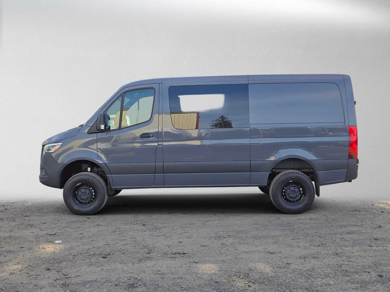 2026 Mercedes-Benz Sprinter Crew 2500 Standard Roof I4 Diesel HO 144 AWD
