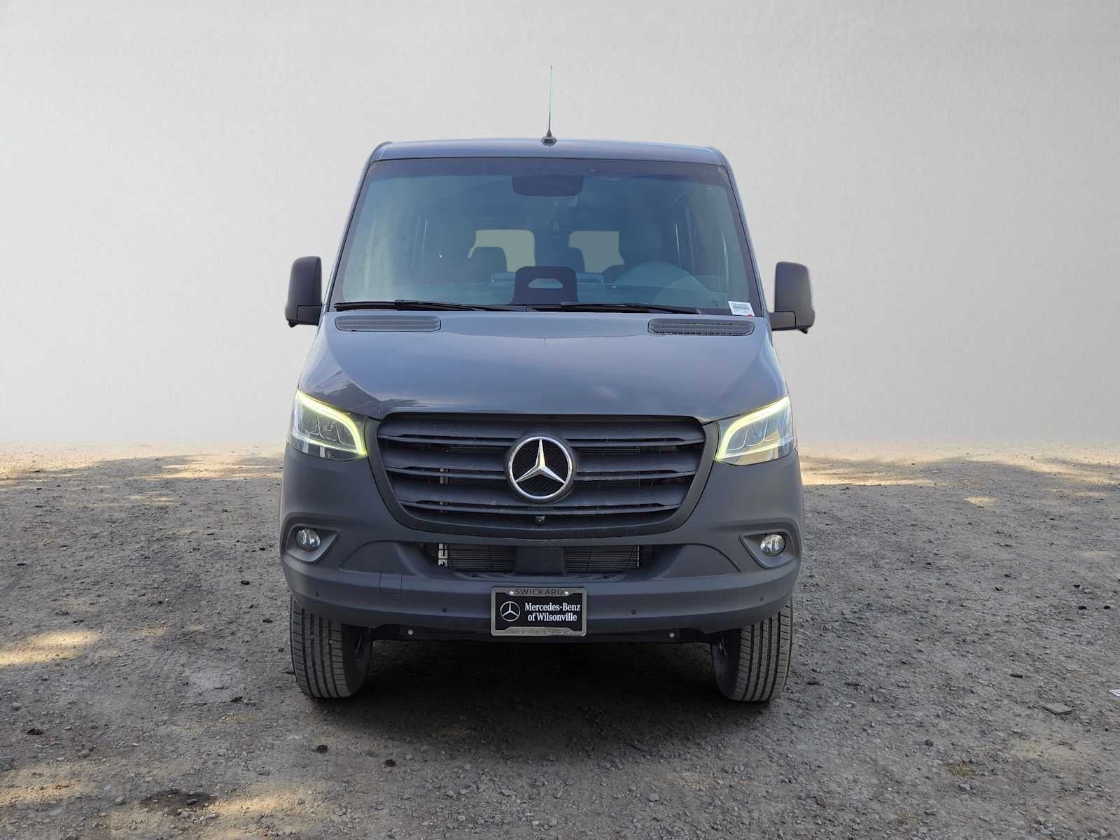 2026 Mercedes-Benz Sprinter Crew 2500 Standard Roof I4 Diesel HO 144 AWD