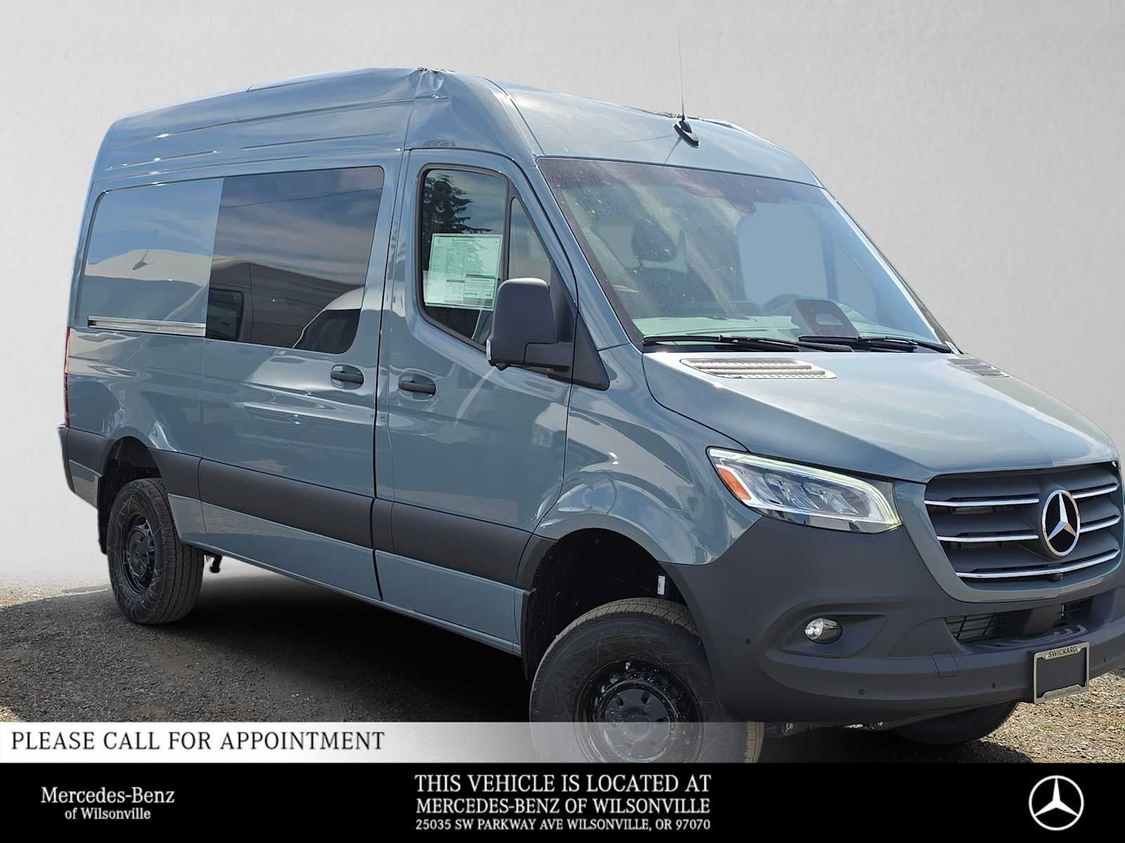 2026 Mercedes-Benz Sprinter Crew 2500 Standard Roof I4 Diesel HO 144 AWD