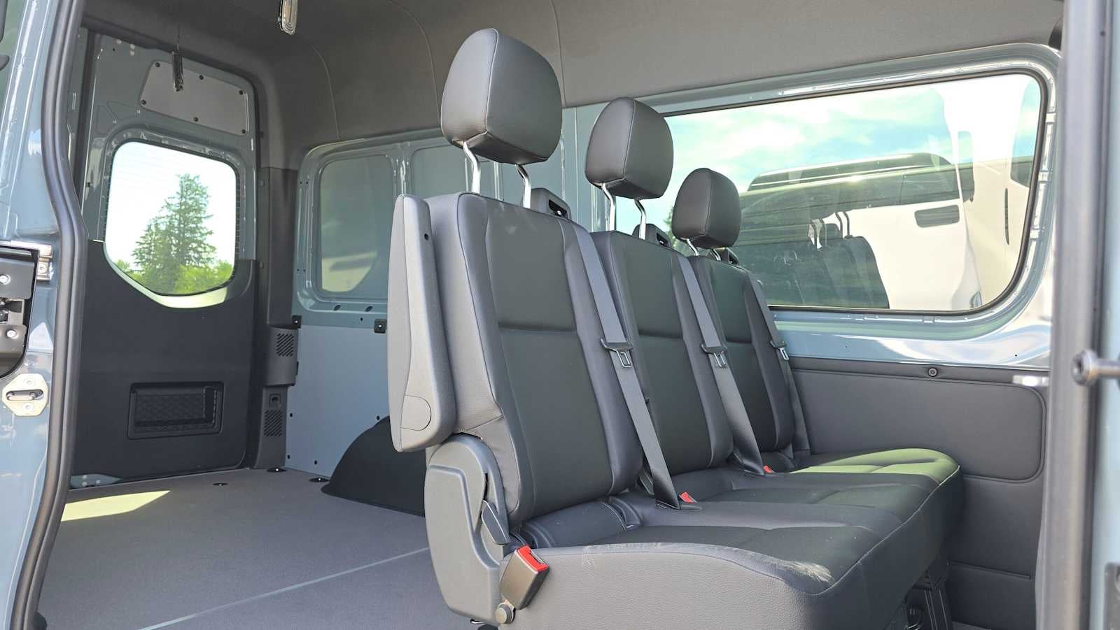 2026 Mercedes-Benz Sprinter Crew 2500 Standard Roof I4 Diesel HO 144 AWD