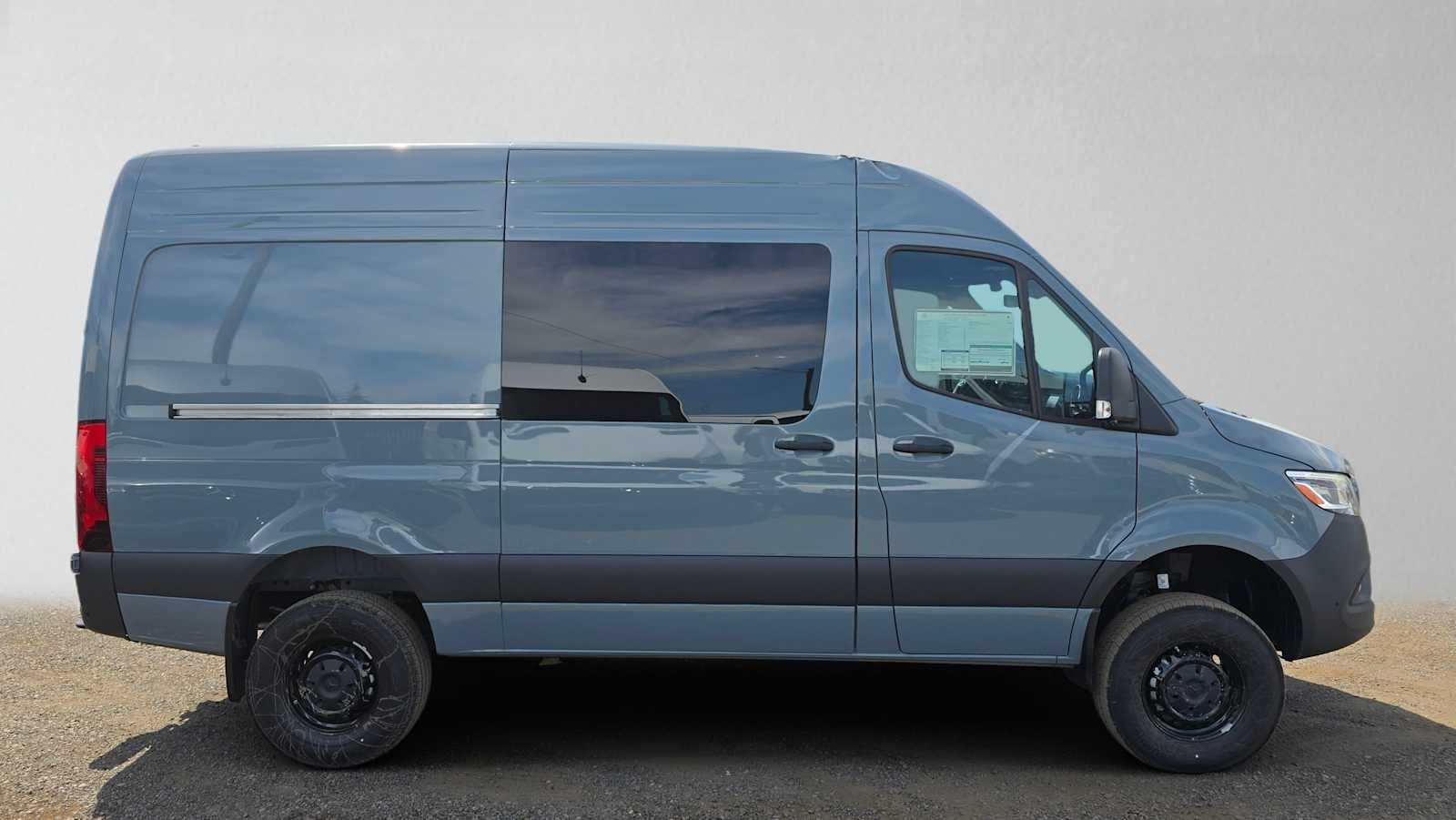 2026 Mercedes-Benz Sprinter Crew 2500 Standard Roof I4 Diesel HO 144 AWD