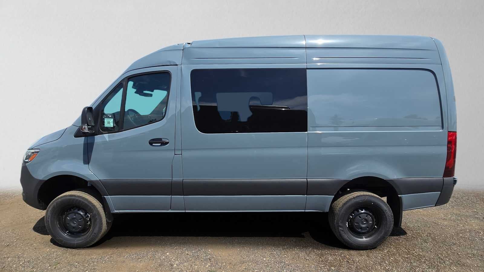 2026 Mercedes-Benz Sprinter Crew 2500 Standard Roof I4 Diesel HO 144 AWD