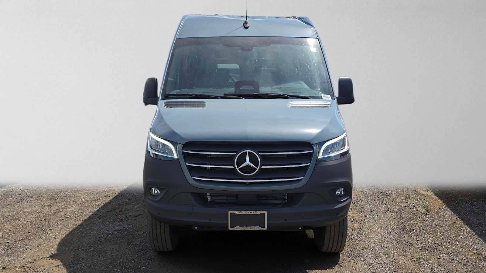 2026 Mercedes-Benz Sprinter Crew 2500 Standard Roof I4 Diesel HO 144 AWD