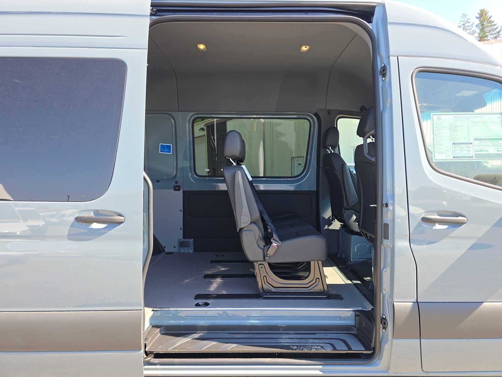 2026 Mercedes-Benz Sprinter Crew 2500 Standard Roof I4 Diesel HO 144 AWD
