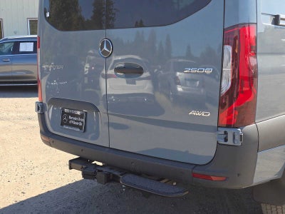 2026 Mercedes-Benz Sprinter Crew 2500 Standard Roof I4 Diesel HO 144 AWD