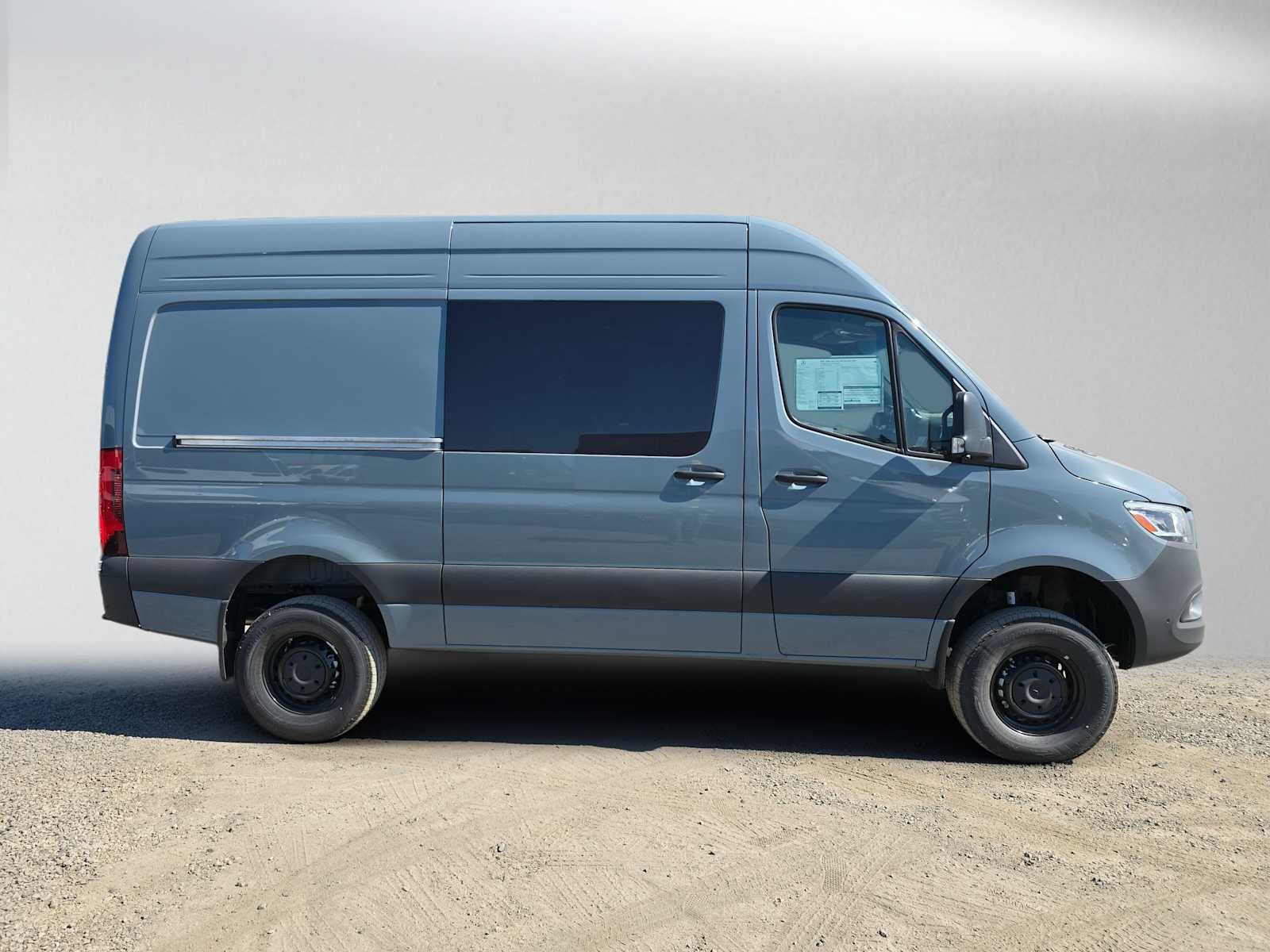 2026 Mercedes-Benz Sprinter Crew 2500 Standard Roof I4 Diesel HO 144 AWD
