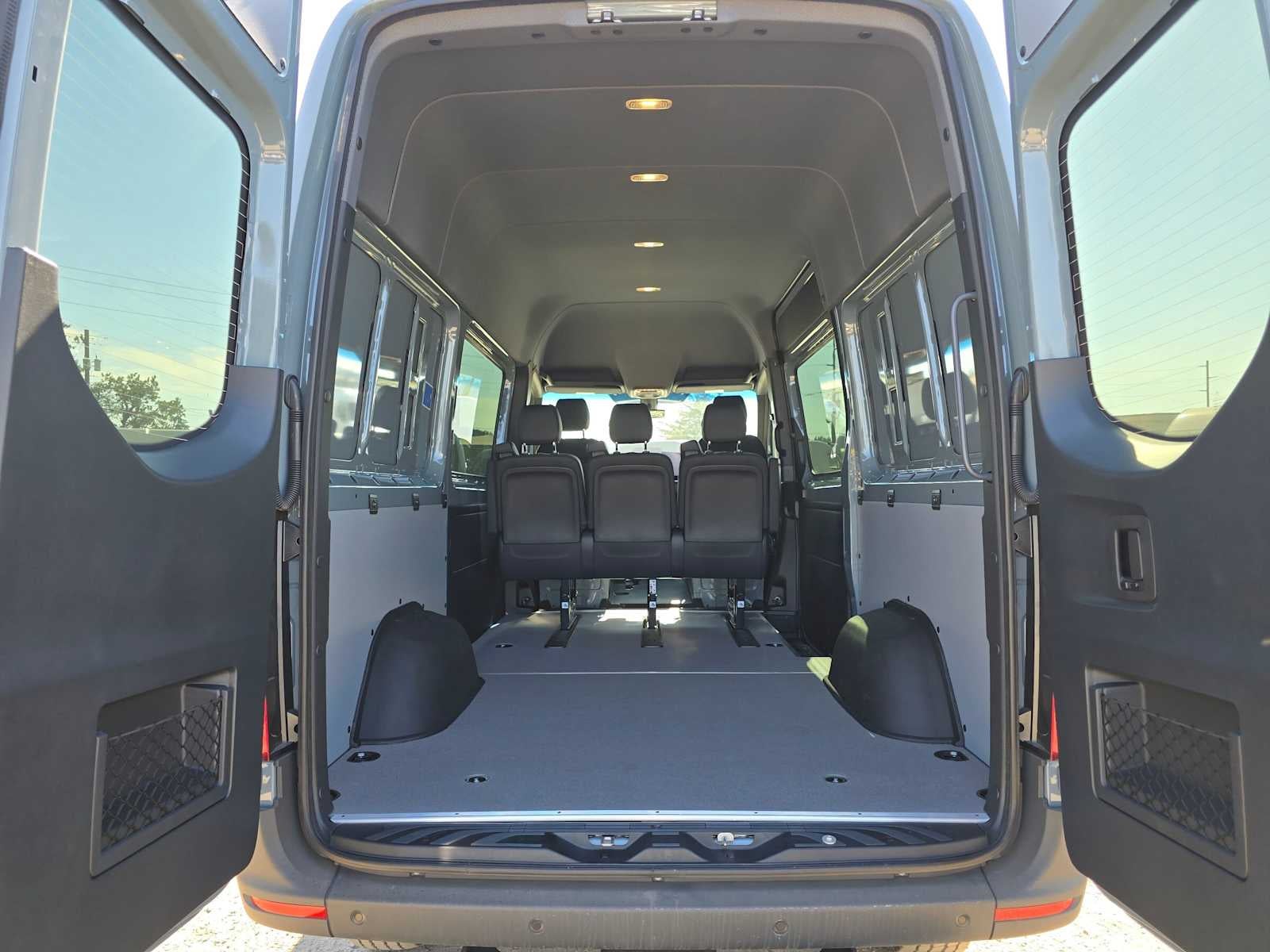 2026 Mercedes-Benz Sprinter Crew 2500 Standard Roof I4 Diesel HO 144 AWD