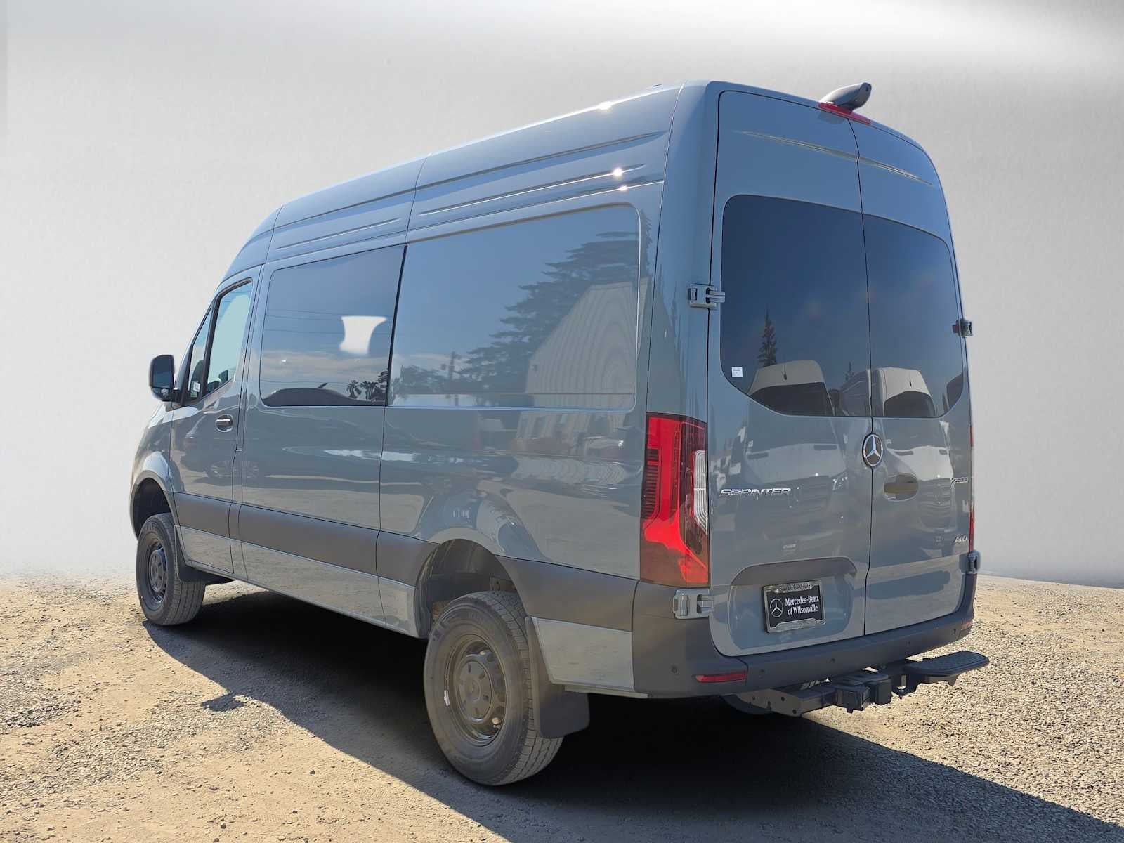2026 Mercedes-Benz Sprinter Crew 2500 Standard Roof I4 Diesel HO 144 AWD
