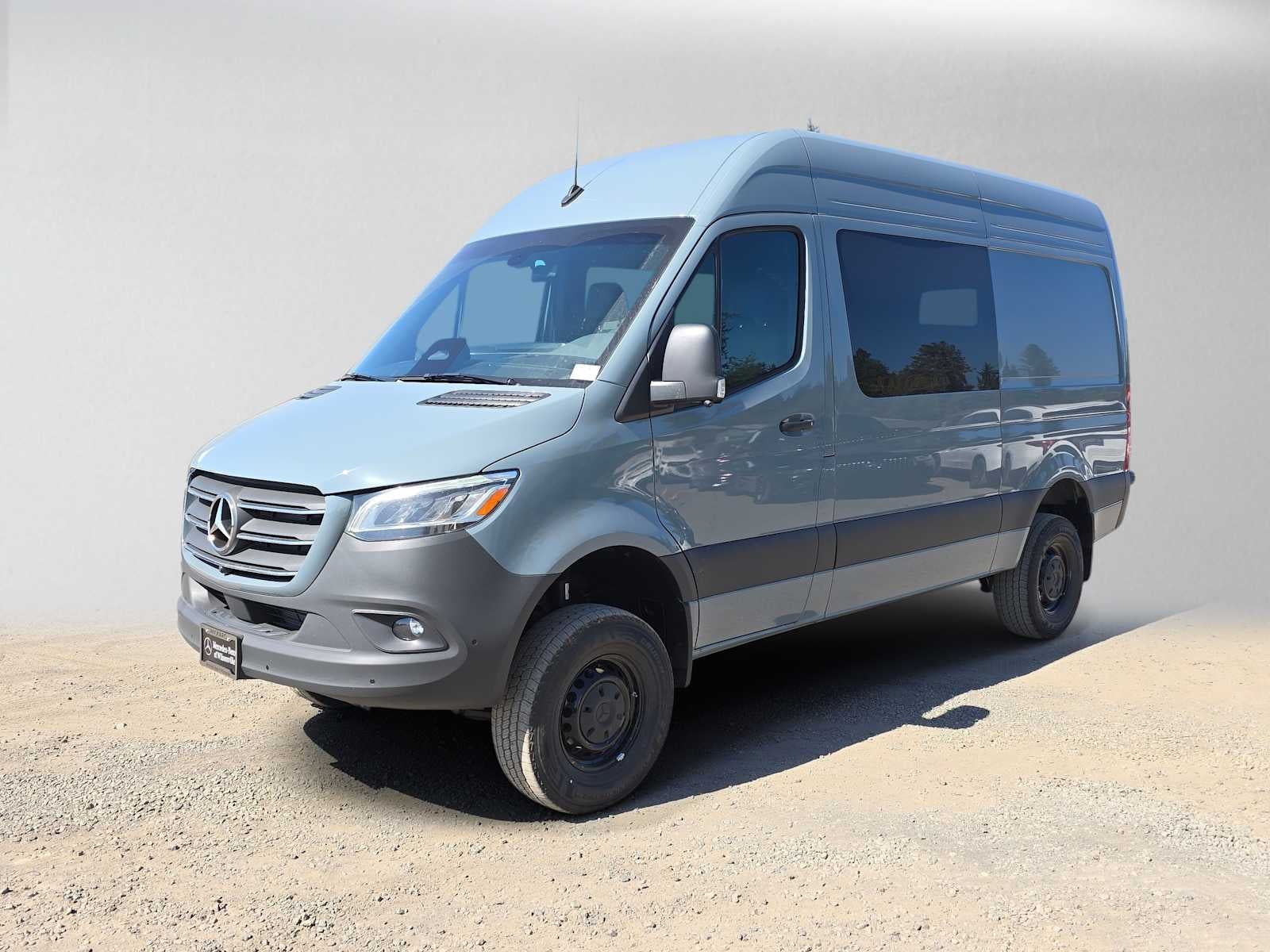 2026 Mercedes-Benz Sprinter Crew 2500 Standard Roof I4 Diesel HO 144 AWD