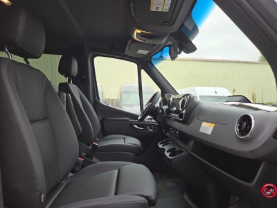 2026 Mercedes-Benz Sprinter Crew 2500 Standard Roof I4 Diesel HO 144 AWD