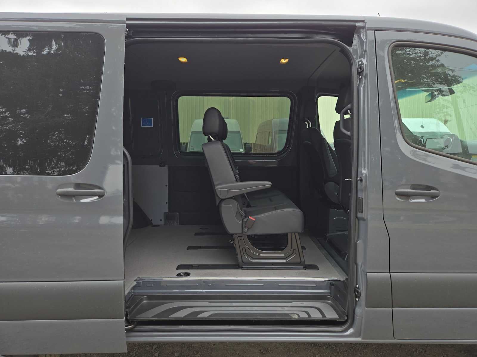 2026 Mercedes-Benz Sprinter Crew 2500 Standard Roof I4 Diesel HO 144 AWD