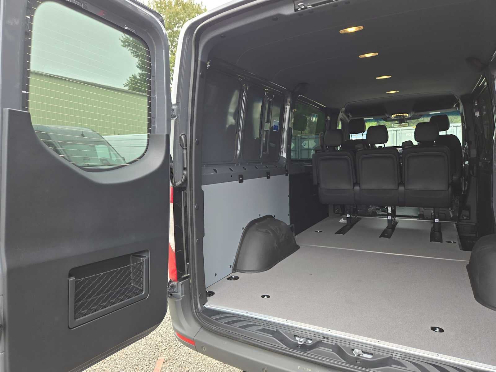2026 Mercedes-Benz Sprinter Crew 2500 Standard Roof I4 Diesel HO 144 AWD