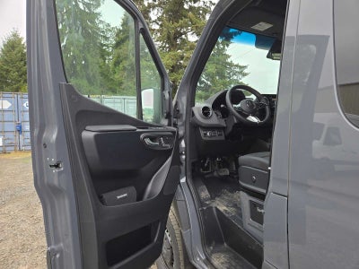 2026 Mercedes-Benz Sprinter Crew 2500 Standard Roof I4 Diesel HO 144 AWD