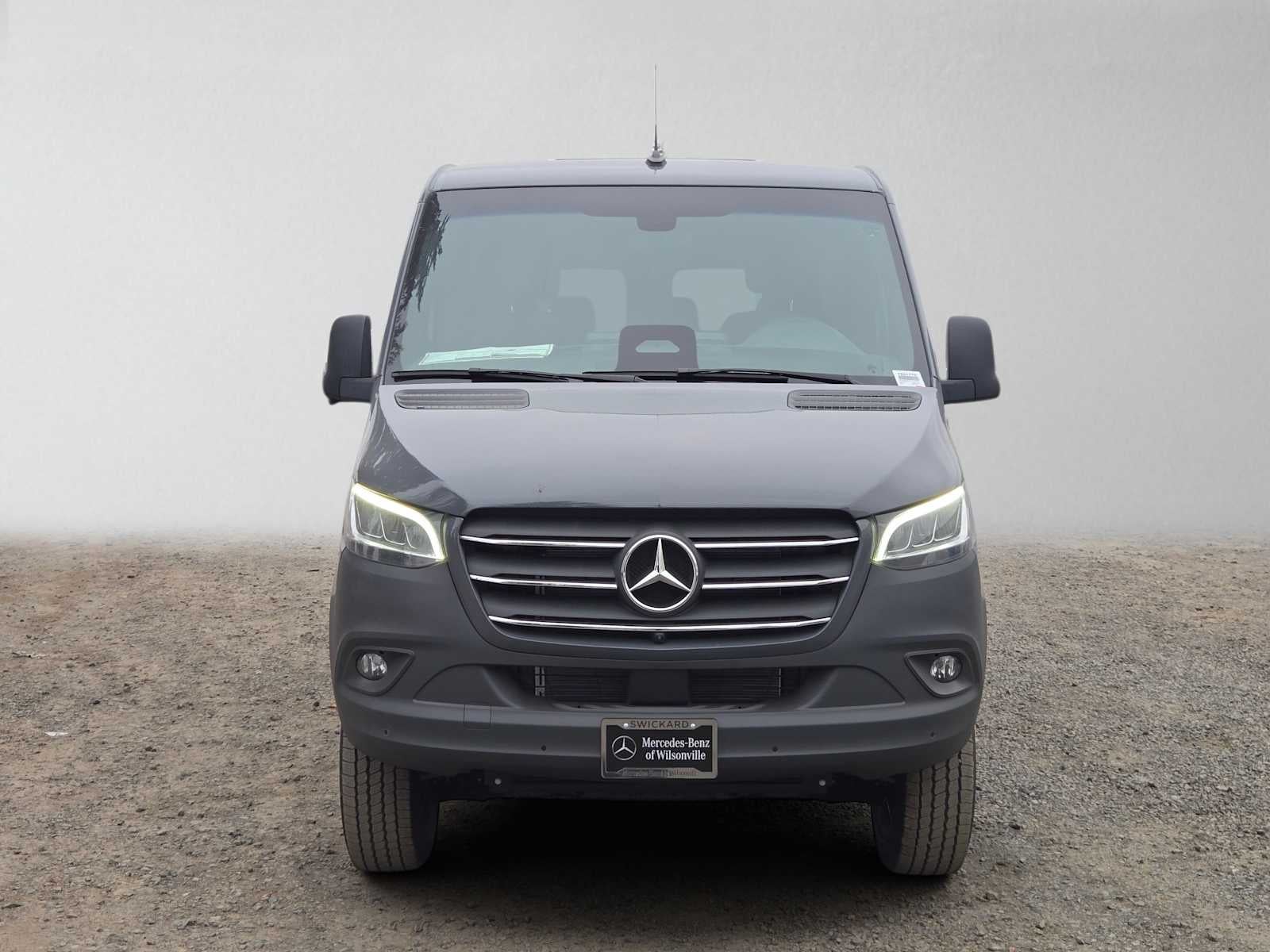 2026 Mercedes-Benz Sprinter Crew 2500 Standard Roof I4 Diesel HO 144 AWD