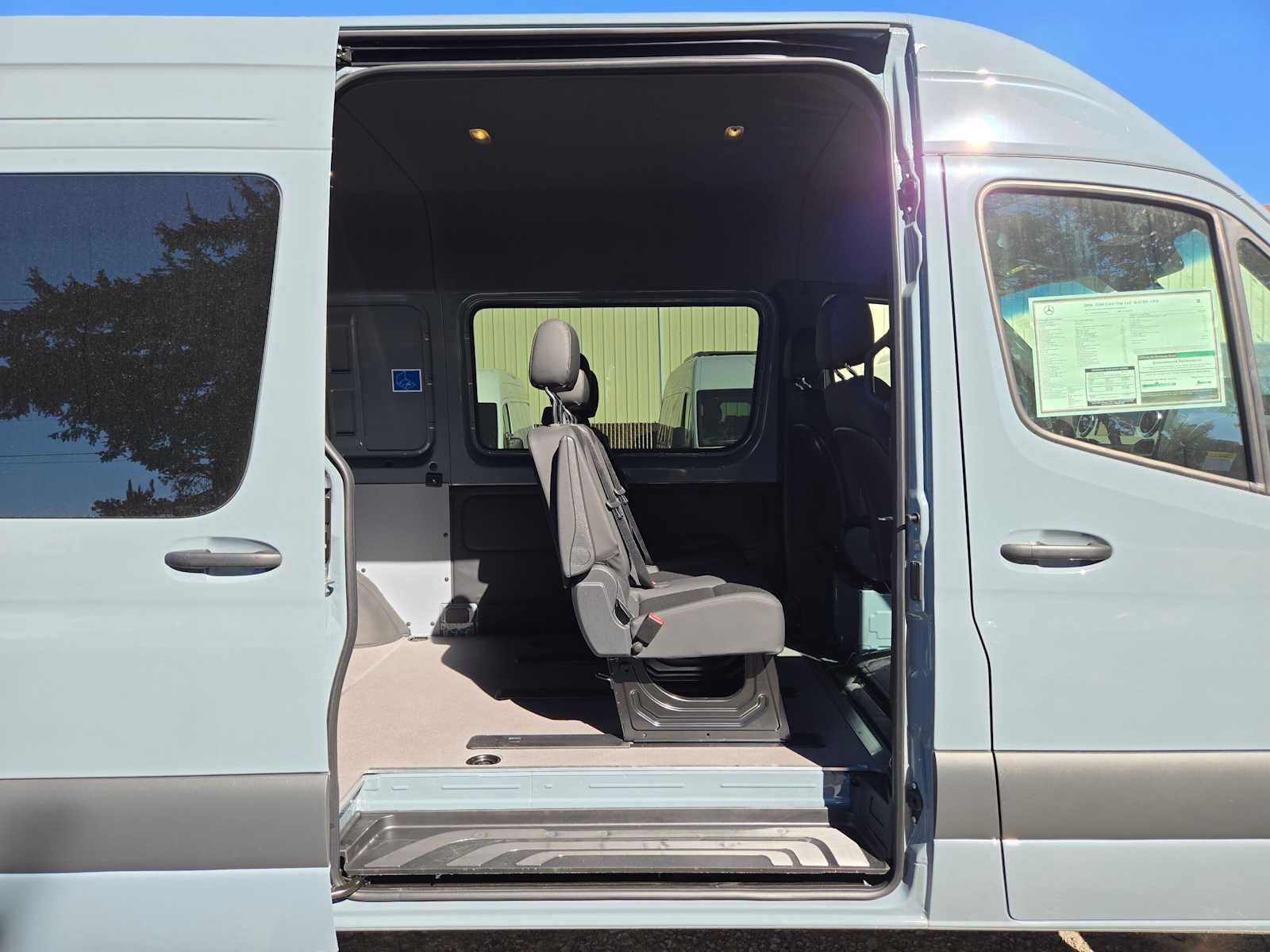 2026 Mercedes-Benz Sprinter Crew 2500 Standard Roof I4 Diesel HO 144 AWD