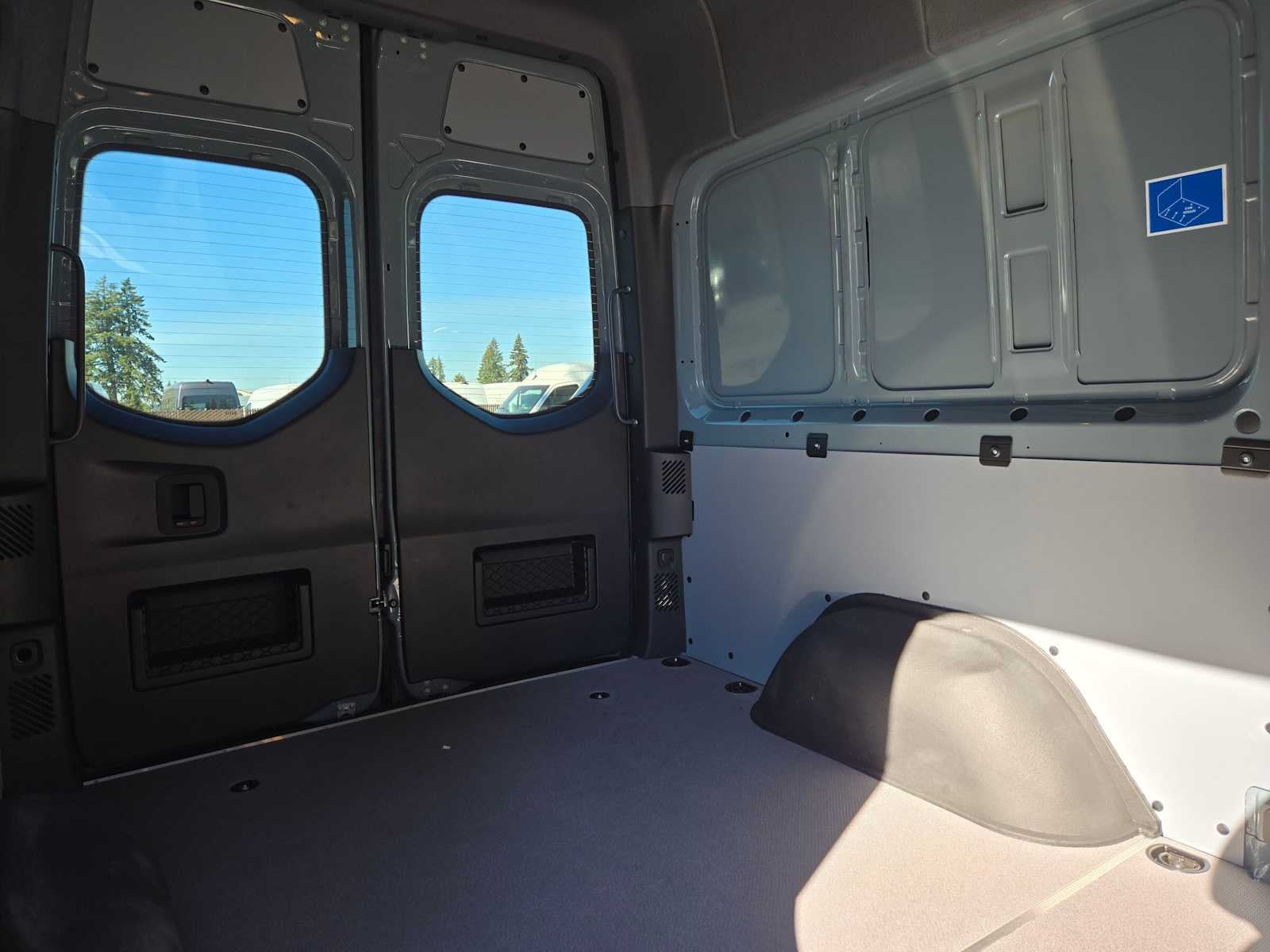 2026 Mercedes-Benz Sprinter Crew 2500 Standard Roof I4 Diesel HO 144 AWD