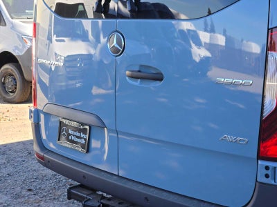 2026 Mercedes-Benz Sprinter Crew 2500 Standard Roof I4 Diesel HO 144 AWD