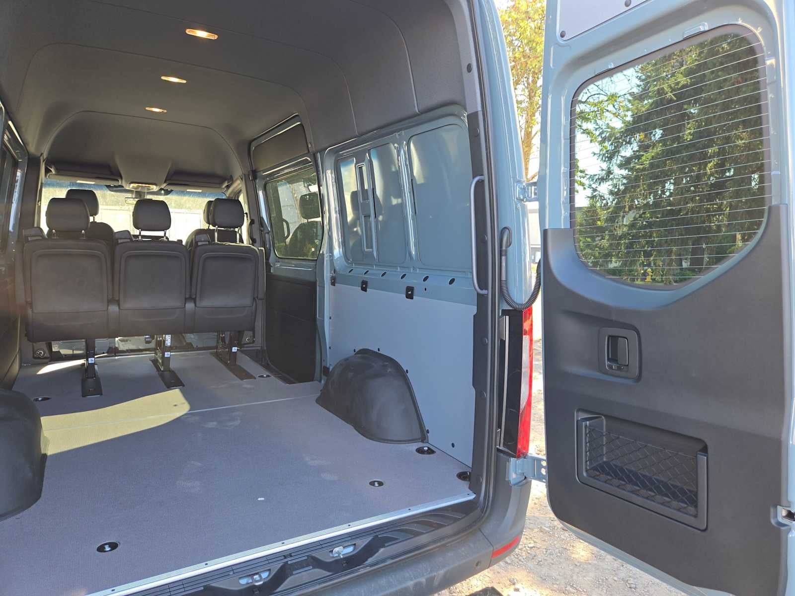 2026 Mercedes-Benz Sprinter Crew 2500 Standard Roof I4 Diesel HO 144 AWD