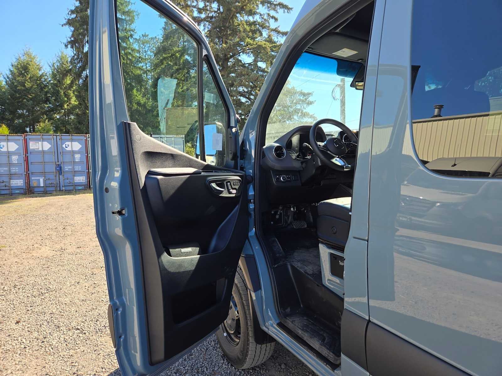2026 Mercedes-Benz Sprinter Crew 2500 Standard Roof I4 Diesel HO 144 AWD