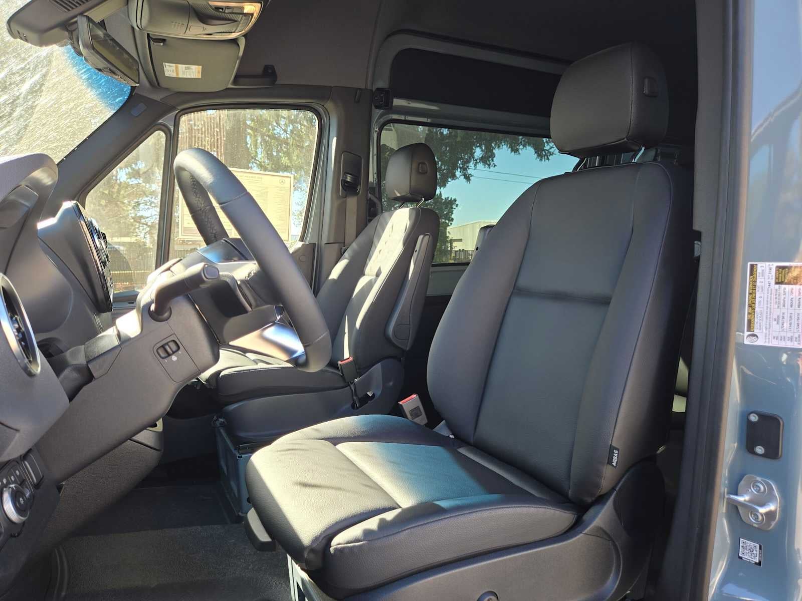 2026 Mercedes-Benz Sprinter Crew 2500 Standard Roof I4 Diesel HO 144 AWD