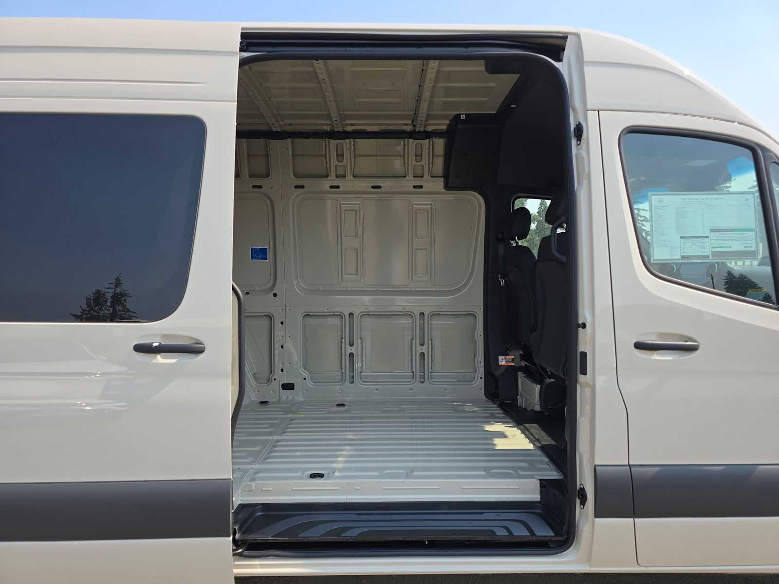 2026 Mercedes-Benz Sprinter Cargo 2500 Standard Roof I4 Diesel HO 144 AWD