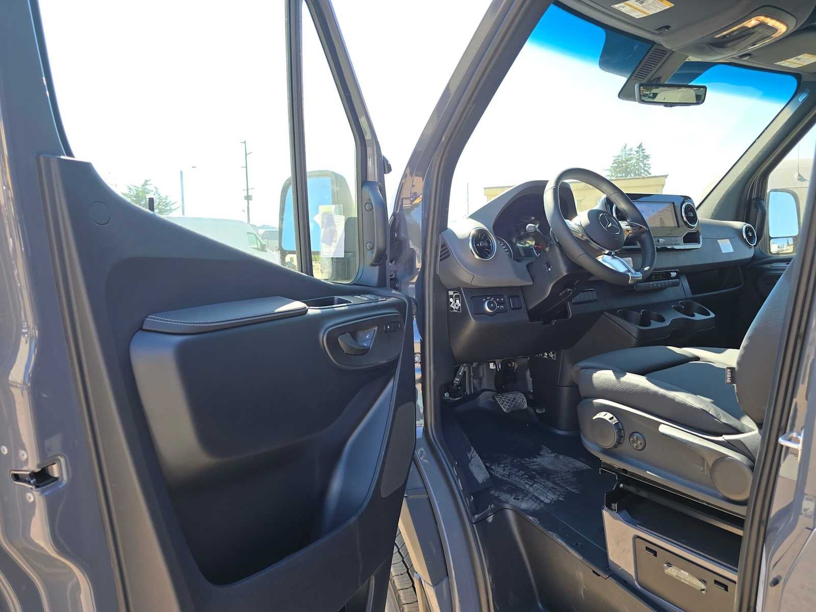 2026 Mercedes-Benz Sprinter Cargo 2500 Standard Roof I4 Diesel HO 144 AWD