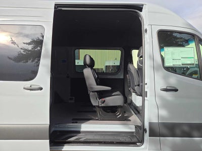 2026 Mercedes-Benz Sprinter Crew 2500 Standard Roof I4 Diesel HO 144 AWD