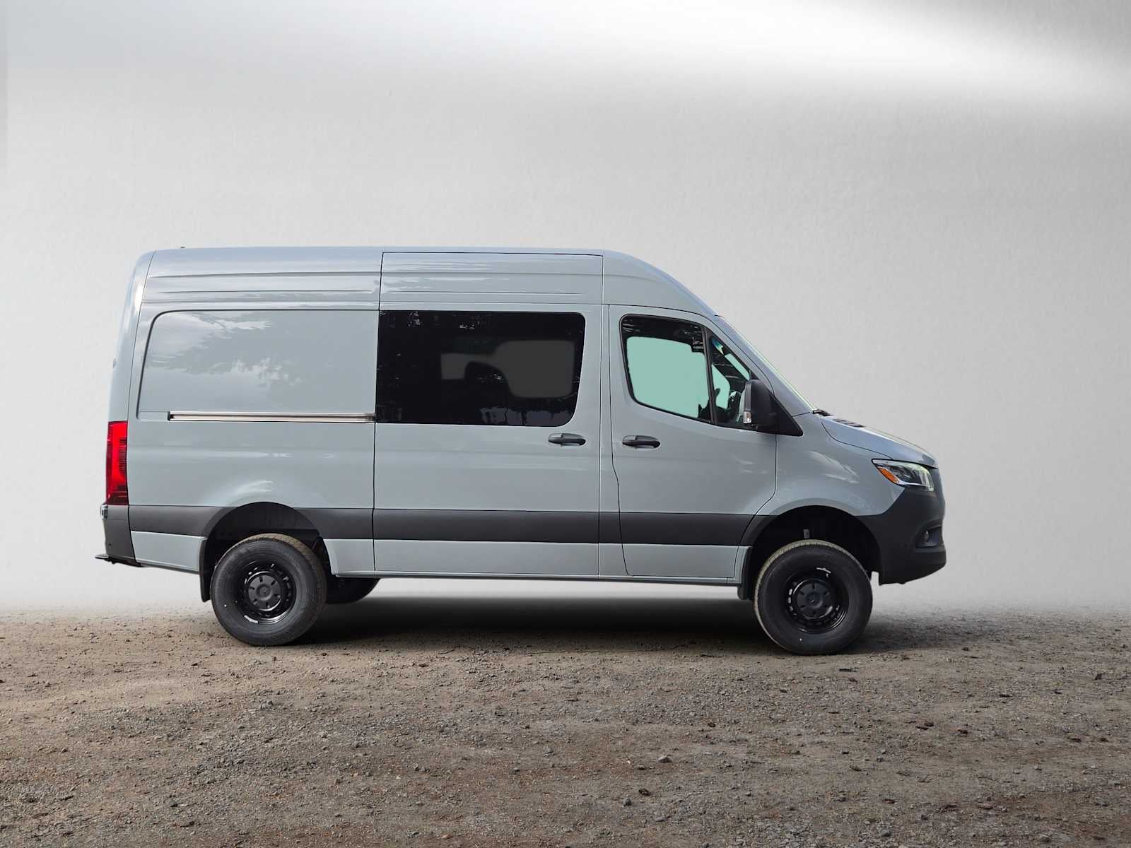 2026 Mercedes-Benz Sprinter Crew 2500 Standard Roof I4 Diesel HO 144 AWD