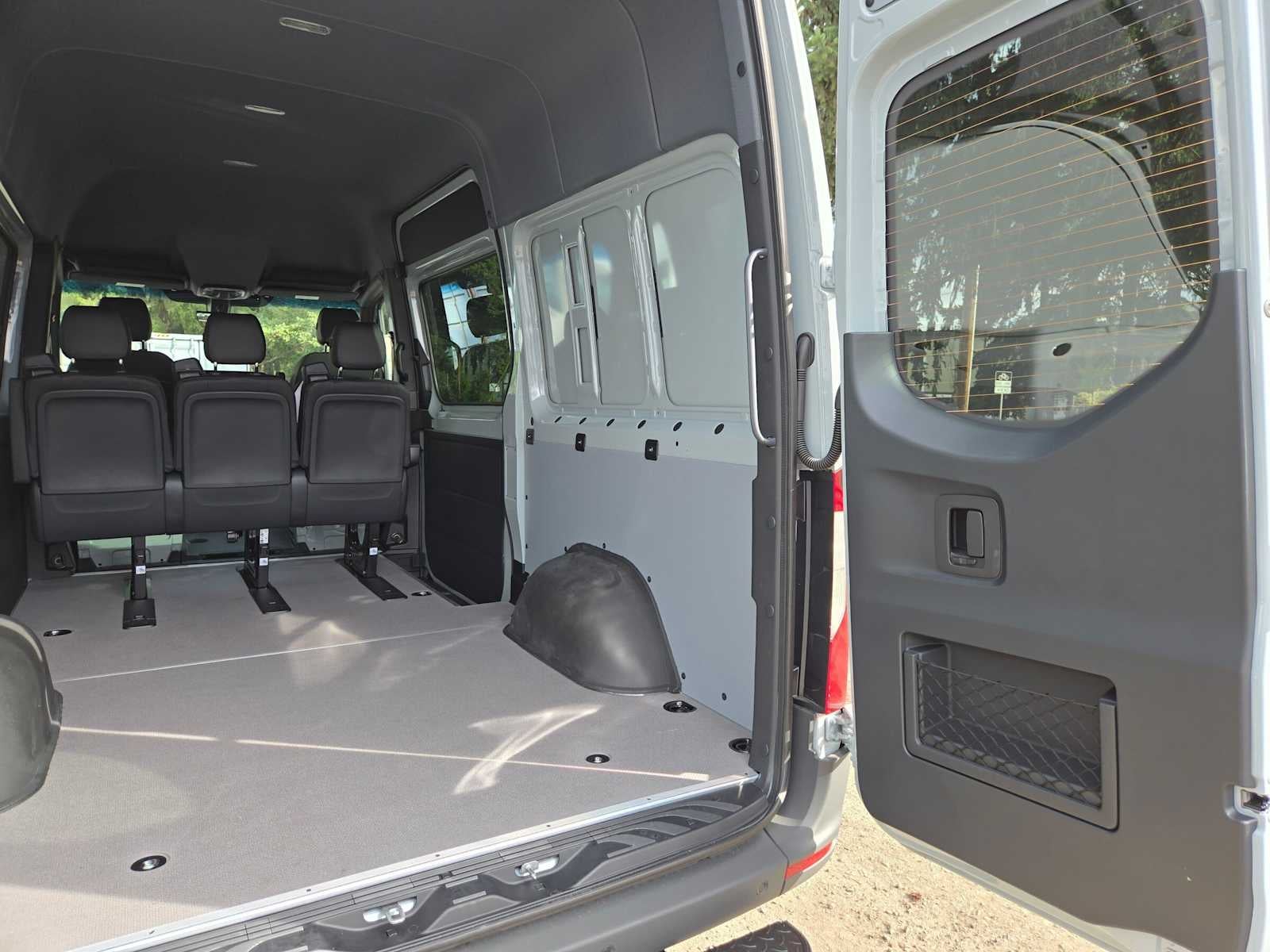 2026 Mercedes-Benz Sprinter Crew 2500 Standard Roof I4 Diesel HO 144 AWD