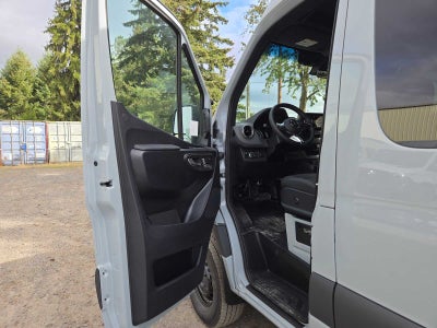 2026 Mercedes-Benz Sprinter Crew 2500 Standard Roof I4 Diesel HO 144 AWD