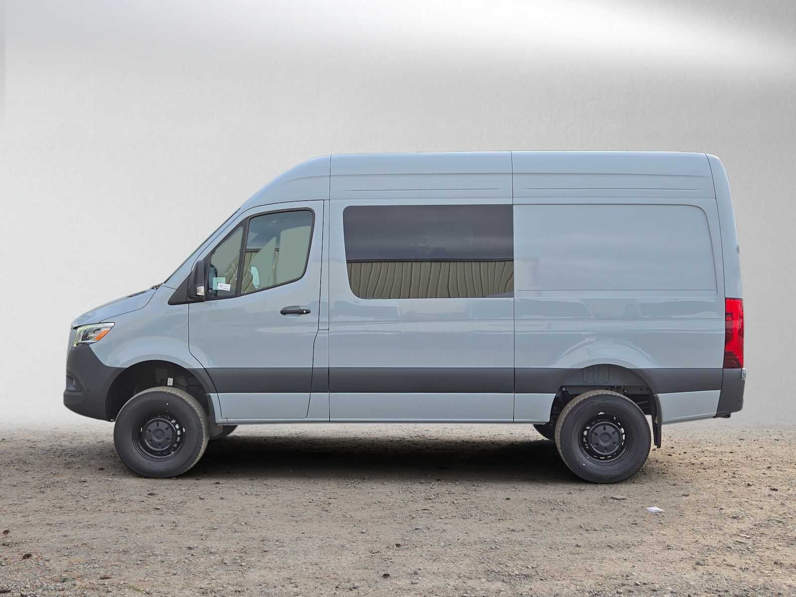 2026 Mercedes-Benz Sprinter Crew 2500 Standard Roof I4 Diesel HO 144 AWD