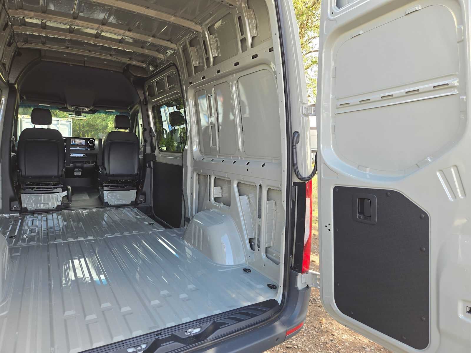 2026 Mercedes-Benz Sprinter Cargo 2500 Standard Roof I4 Diesel HO 144 AWD