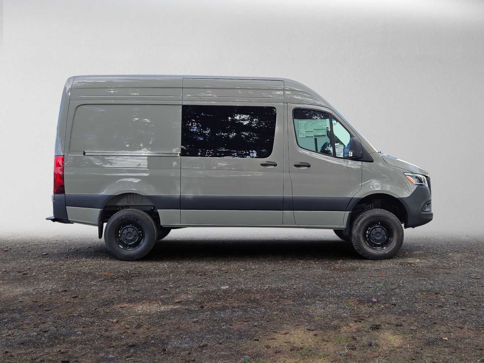 2026 Mercedes-Benz Sprinter Cargo 2500 Standard Roof I4 Diesel HO 144 AWD