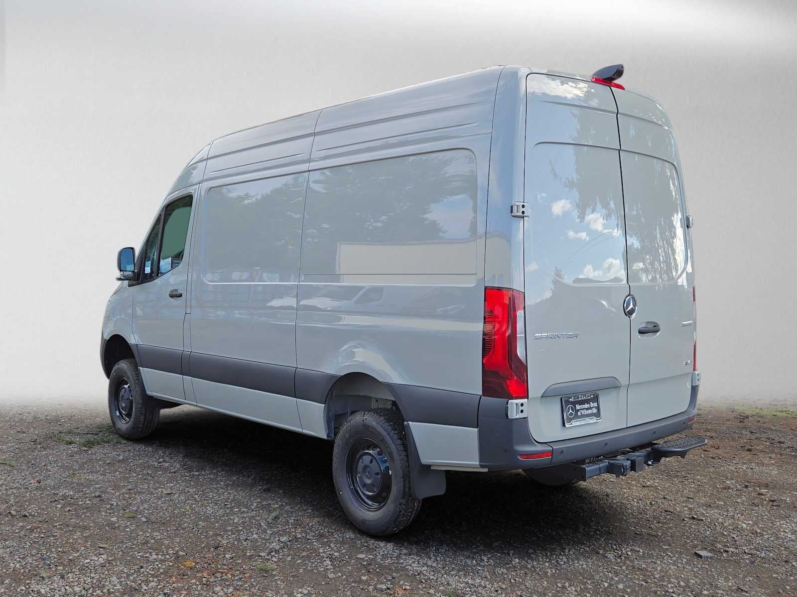 2026 Mercedes-Benz Sprinter Cargo 2500 Standard Roof I4 Diesel HO 144 AWD