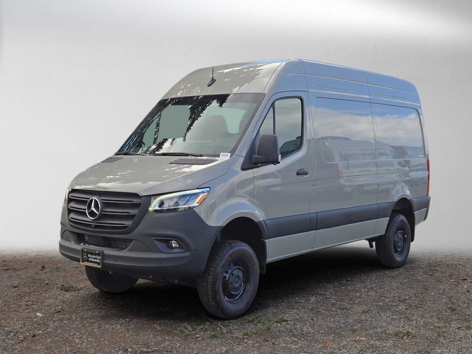 2026 Mercedes-Benz Sprinter Cargo 2500 Standard Roof I4 Diesel HO 144 AWD