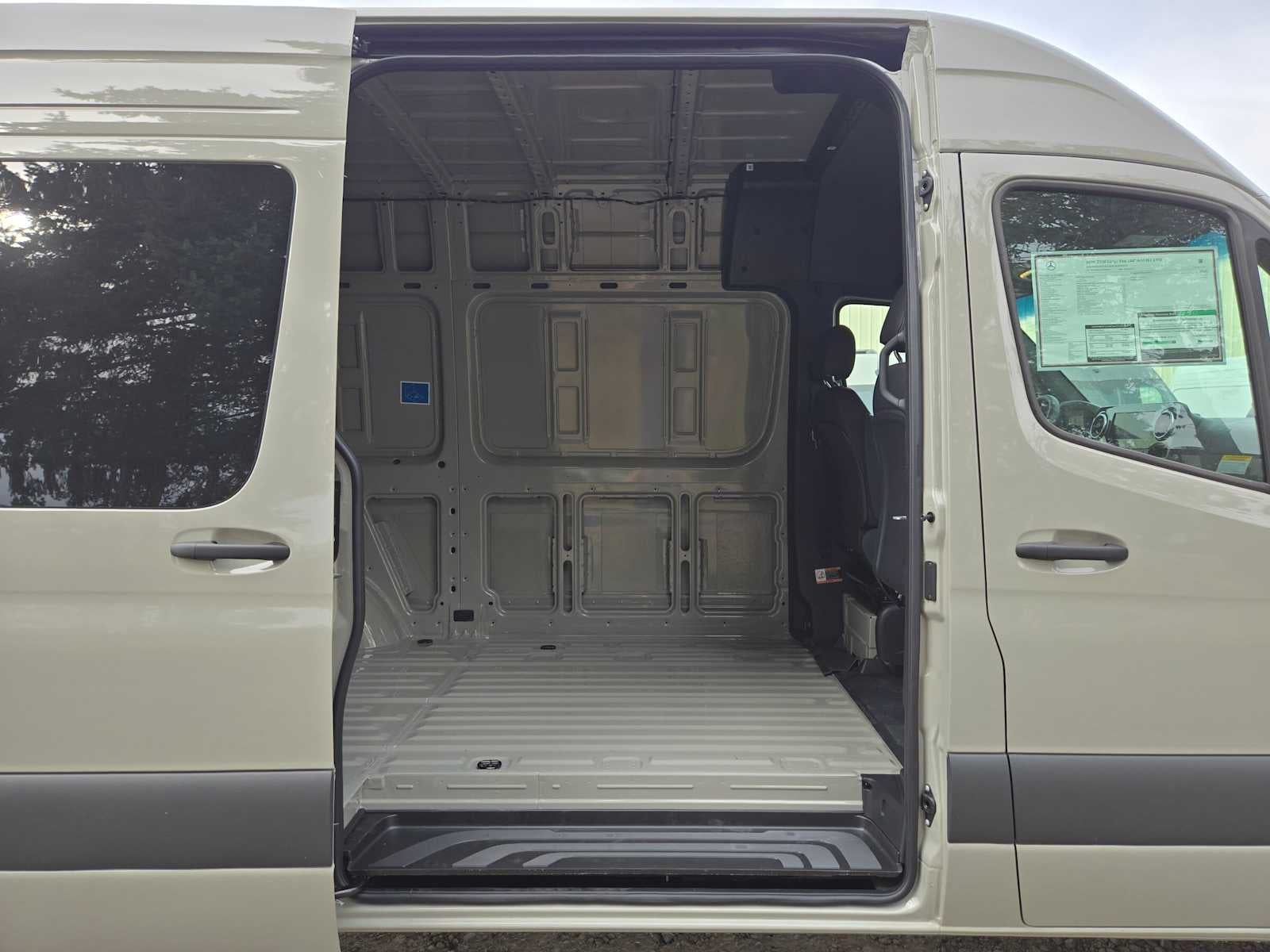 2026 Mercedes-Benz Sprinter Cargo 2500 Standard Roof I4 Diesel HO 144 AWD