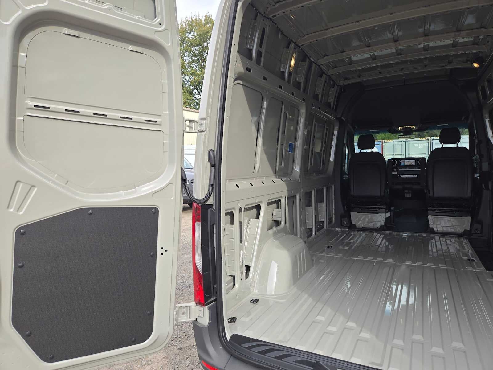 2026 Mercedes-Benz Sprinter Cargo 2500 Standard Roof I4 Diesel HO 144 AWD