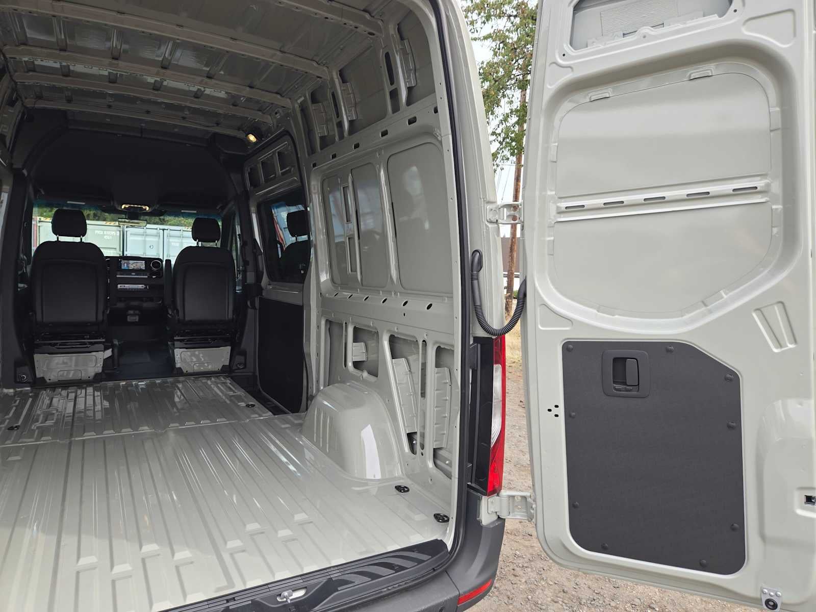 2026 Mercedes-Benz Sprinter Cargo 2500 Standard Roof I4 Diesel HO 144 AWD