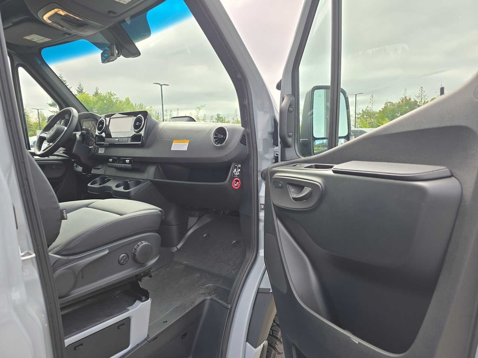 2026 Mercedes-Benz Sprinter Cargo 2500 Standard Roof I4 Diesel HO 144 AWD