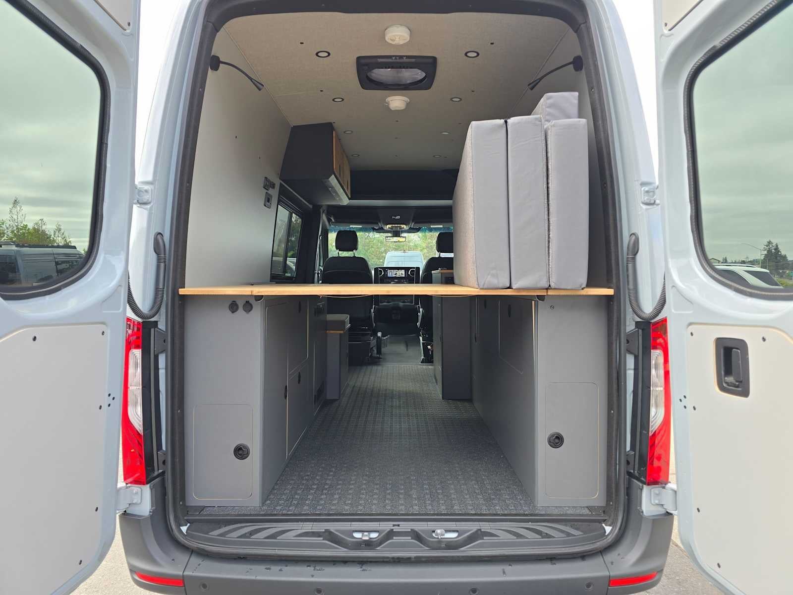 2026 Mercedes-Benz Sprinter Cargo 2500 Standard Roof I4 Diesel HO 144 AWD