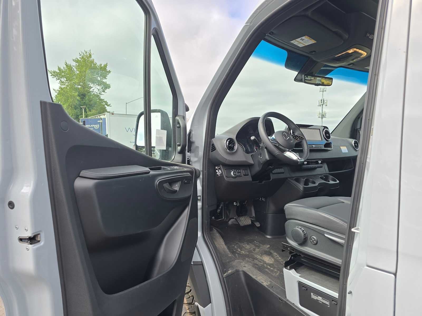 2026 Mercedes-Benz Sprinter Cargo 2500 Standard Roof I4 Diesel HO 144 AWD