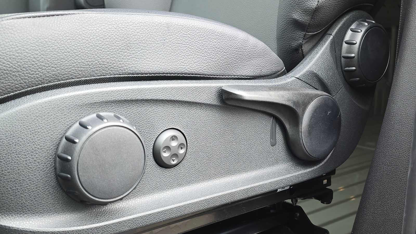 2026 Mercedes-Benz Sprinter 2500 Standard Roof I4 Diesel HO 144" AWD