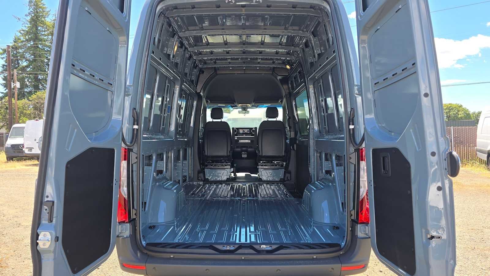 2026 Mercedes-Benz Sprinter 2500 Standard Roof I4 Diesel HO 144 AWD