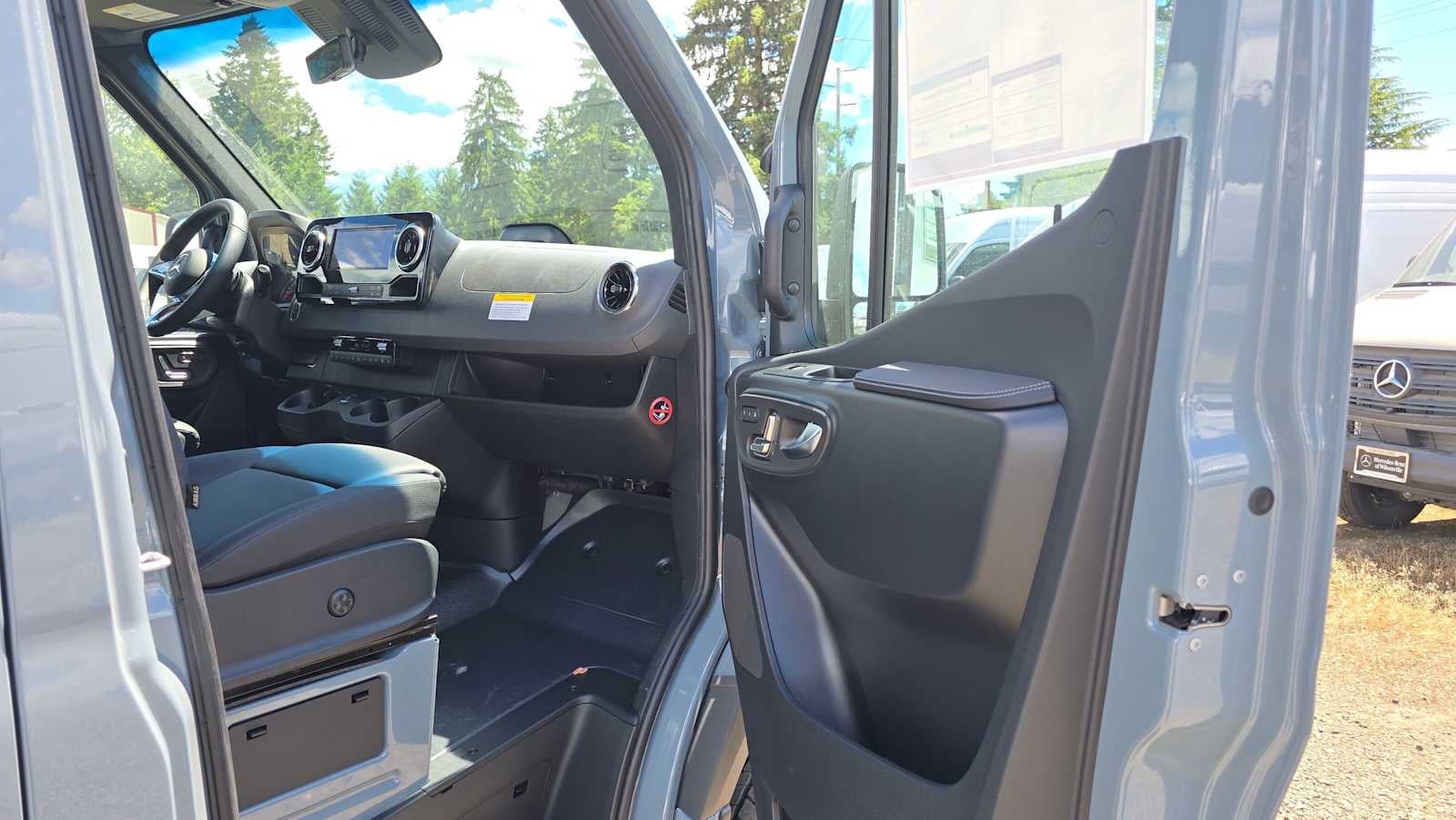 2026 Mercedes-Benz Sprinter 2500 Standard Roof I4 Diesel HO 144 AWD